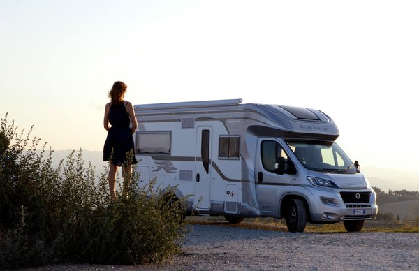 Comment installer un système de recharge solaire sur une caravane?